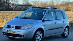 Gebruikt 2006 Renault Scénic II MPV | € 1.795 (Eerlijke prijs)
