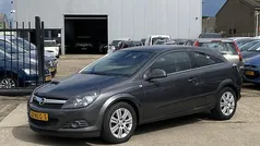 Grijs Gebruikt 2010 Opel Astra GTC Cosmo Hatchback | € 3.250 (Super prijs)