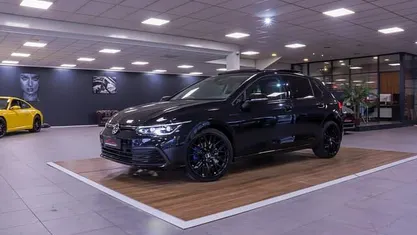 Occasion VW Golf VIII R-line 150 PK (110 kW) 2020 Zwart Hatchback