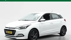 Wit Gebruikt 2017 Hyundai i20 Comfort Hatchback | € 11.895 (Eerlijke prijs)