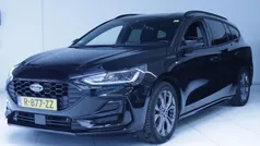 Zwart Gebruikt 2022 Ford Focus ST-Line Stationwagen | € 21.695 (Goede deal)