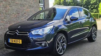 Blauw Gebruikt 2015 Citroën DS4 Sport Chic Hatchback | € 9.950 (Eerlijke prijs)