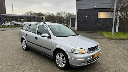 Grijs Gebruikt 1998 Opel Astra Club Stationwagen | € 1.450 (Eerlijke prijs)