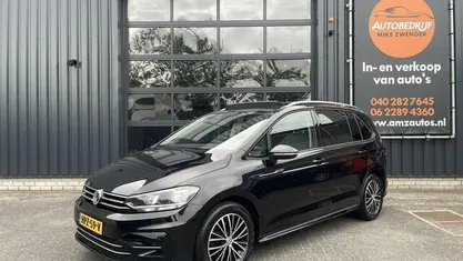 Occasion VW Touran R-line 150 PK (110 kW) 2016 Zwart MPV