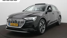Zwart Gebruikt 2019 Audi e-tron Basis SUV | € 25.900 (Goede deal)