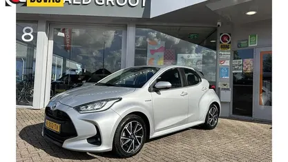 Occasion Toyota Yaris Hybrid Plus 2021 Grijs Hatchback