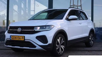 Wit Gebruikt 2024 VW T-Cross Edition SUV | € 26.895 (Eerlijke prijs)