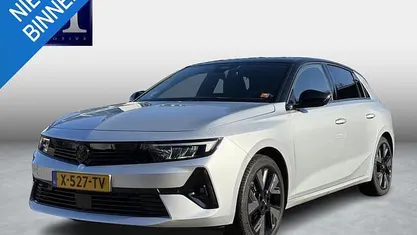 Grijs Occasion 2024 Opel Astra Hatchback | € 25.899 (Eerlijke prijs)