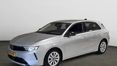Grijs Gebruikt 2022 Opel Astra Edition Hatchback | € 18.900 (Eerlijke prijs)