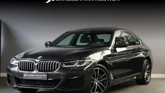 Grijs Gebruikt 2022 BMW 545e Sedan | € 48.895 (Goede deal)