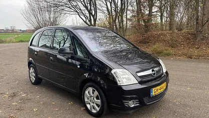 Zwart Gebruikt 2010 Opel Meriva Cosmo MPV | € 2.250 (Goede deal)