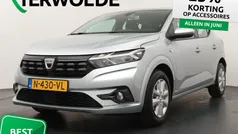 Grijs Gebruikt 2021 Dacia Sandero Comfort Hatchback | € 14.345 (Eerlijke prijs)
