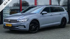 Grijs Gebruikt 2023 VW Passat Business Stationwagen | € 31.950 (Goede deal)