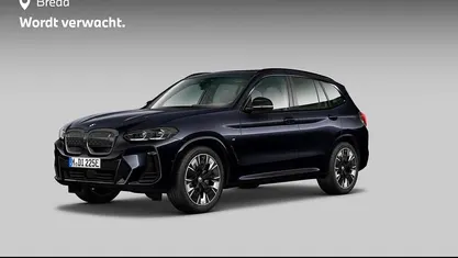 Zwart Occasion 2024 BMW iX3 Executive SUV | € 55.880 (Eerlijke prijs)