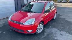 Rood Gebruikt 2003 Ford Fiesta Ghia Hatchback | € 1.750 (Eerlijke prijs)