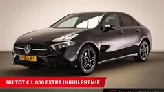 Zwart Gebruikt 2021 Mercedes A250 Premium Plus Hatchback | € 29.295 (Eerlijke prijs)