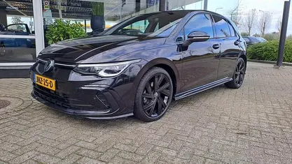 Occasion 2023 VW Golf VIII R-line Hatchback | € 30.950 (Eerlijke prijs)