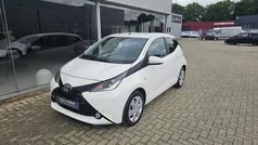 Wit Gebruikt 2018 Toyota Aygo X-play Hatchback | € 8.950 (Eerlijke prijs)