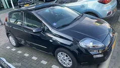 Zwart Gebruikt 2016 Fiat Punto Evo Lounge Hatchback | € 6.445 (Eerlijke prijs)