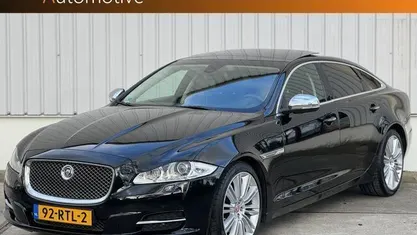 Occasion Jaguar XJ Premium Luxury 385 PK (283 kW) 2009 Zwart, metallic lak Sedan
