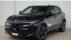 Zwart Nieuw 2025 Alfa Romeo Junior Edizione Speciale SUV | € 39.900 (Eerlijke prijs)