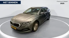 Grijs Gebruikt 2023 Skoda Octavia Business Line Stationwagen | € 22.840 (Goede deal)