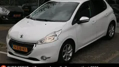 Wit Gebruikt 2015 Peugeot 208 Style Hatchback | € 7.795 (Eerlijke prijs)