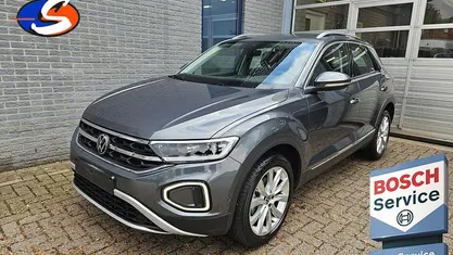 Grijs Gebruikt 2024 VW T-Roc Style SUV | € 33.200 (Eerlijke prijs)