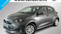 Gebruikt 2023 Toyota Yaris Hybrid Active Hatchback | € 21.545 (Eerlijke prijs)