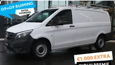 Wit Gebruikt 2023 Mercedes Vito MPV | € 27.945 (Eerlijke prijs)