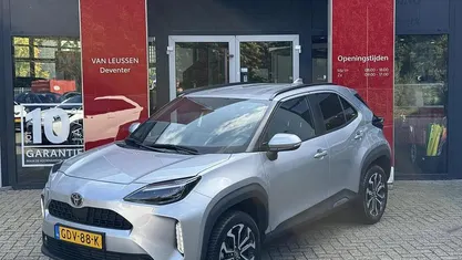 Grijs Gebruikt 2024 Toyota Yaris Cross Edition SUV | € 27.900 (Eerlijke prijs)