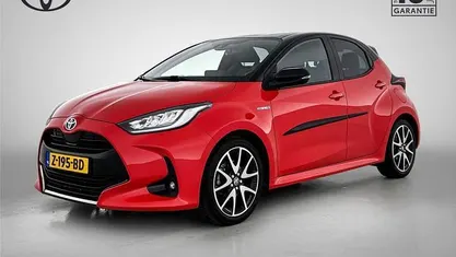 Occasion Toyota Yaris Edition 116 PK (85 kW) 2021 Rood metallic Hatchback
