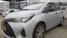 Grijs Gebruikt 2015 Toyota Yaris Comfort Hatchback | € 6.500 (Goede deal)