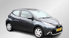 Gebruikt 2016 Toyota Aygo X-wave Hatchback | € 9.499 (Eerlijke prijs)