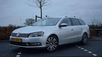 Grijs (metallic) Gebruikt 2011 VW Passat Highline Stationwagen | € 5.950 (Goede deal)