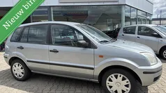 Grijs Gebruikt 2005 Ford Fusion Ghia MPV | € 1.999 (Eerlijke prijs)