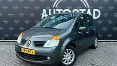 Groen, metallic lak Gebruikt 2005 Renault Modus Luxe MPV | € 3.249 (Eerlijke prijs)