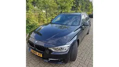 Zwart, metallic lak Gebruikt 2013 BMW 328 Executive Stationwagen | € 9.950 (Super prijs)