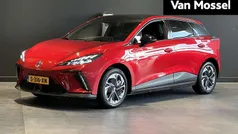Rood Gebruikt 2023 MG MG4 EV Luxury Hatchback | € 24.495 (Eerlijke prijs)