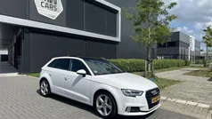 Wit Gebruikt 2018 Audi A3 Sportback Sport Hatchback | € 17.990 (Eerlijke prijs)
