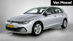 Gebruikt 2021 VW Golf VIII Life Hatchback | € 17.900 (Eerlijke prijs)