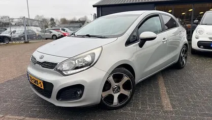 Occasion Kia Rio 86 PK (63 kW) 2012 Beige (metallic) Hatchback