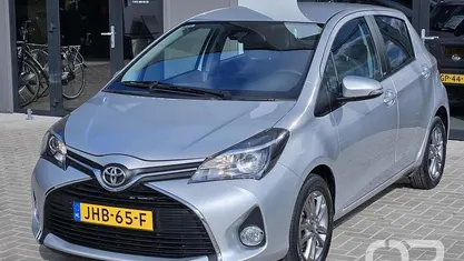 Gebruikt 2017 Toyota Yaris Edition-S Hatchback | € 13.949 (Eerlijke prijs)