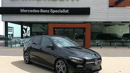 Occasion Mercedes B180 AMG line 136 PK (100 kW) 2019 Zwart MPV