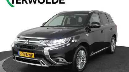 Zwart Gebruikt 2020 Mitsubishi Outlander P-HEV SUV | € 20.840 (Eerlijke prijs)