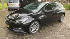 Zwart Gebruikt 2017 Opel Astra Innovation Hatchback | € 9.650 (Eerlijke prijs)
