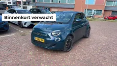 Groen Gebruikt 2022 Fiat 500e La Prima Hatchback | € 21.945 (Eerlijke prijs)