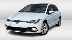 Wit Gebruikt 2021 VW Golf VIII Style Hatchback | € 27.950 (Eerlijke prijs)