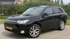 Zwart Gebruikt 2013 Mitsubishi Outlander P-HEV Instyle SUV | € 14.995 (Eerlijke prijs)