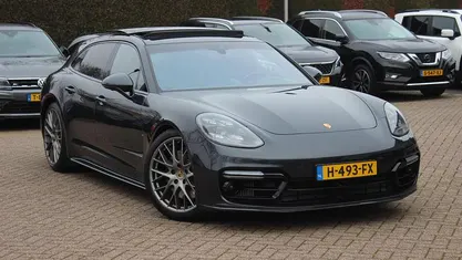 Grijs (metallic) Occasion 2020 Porsche Panamera Sport Turismo Stationwagen | € 65.950 (Goede deal)